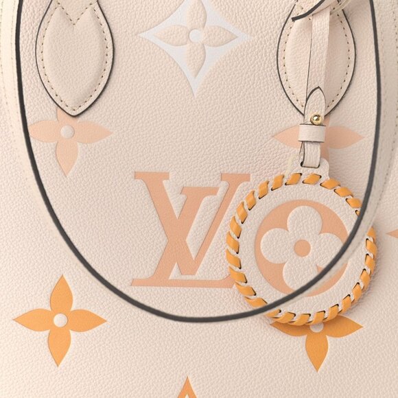 Authentic Louis Vuitton On The Go Tote Empreinte By The Pool Onthego MM Cream - Picture 7 of 10